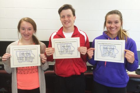 Newspaper staff members win in state journalism contest