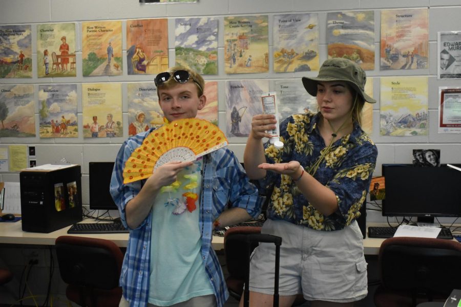 Seniors Zack Misner and Emma Day participate in Tourist Tuesday.