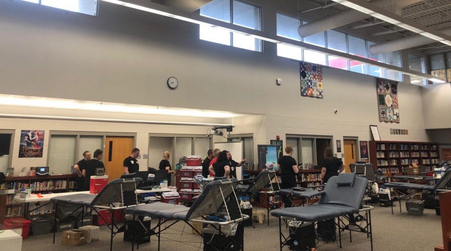 As+blood+stations+are+set+up%2C+phlebotomy+nurses+are+ready+for+the+incoming+donors.+Giving+blood+can+be+a+hesitant+choice+to+some+people%2C+but+the+outcome+is+life-changing.+%E2%80%9CJust+knowing+that+I+can+help+other+people+just+by+giving+blood%2C+and+%5Bthe+fact+that%5D+it+takes+so+little+time%2C+that+the+thought+of+being+able+to+save+someone%E2%80%99s+life+motivates+me+to+give+blood%2C%E2%80%9D++senior+Alexa+Glandon+said.%0A