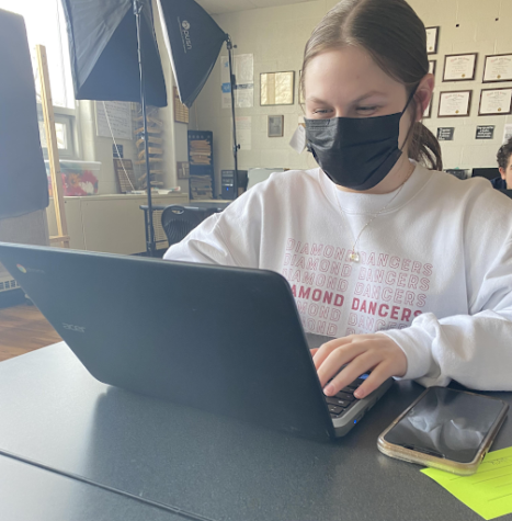 Junior Izzy Martens is still wearing a mask in class. “Its competition season for dance, so I don’t want to have to worry about quarantining.” 

