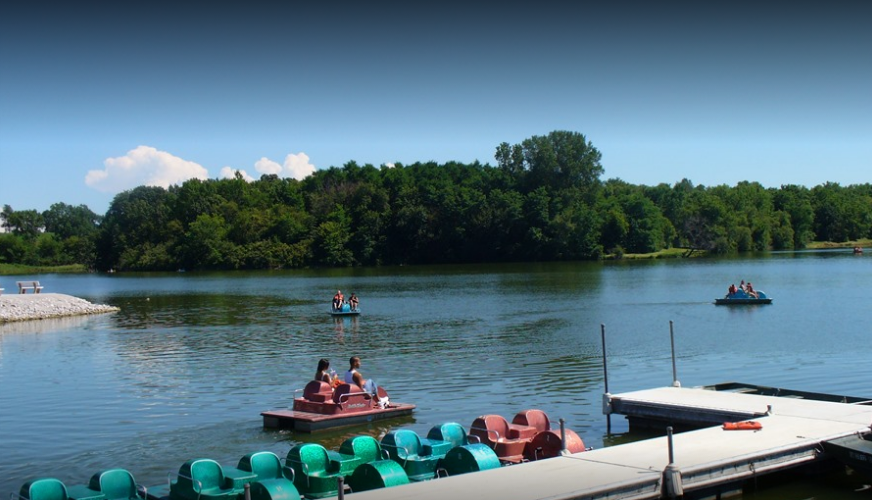 West+Lake+Park+is+one+of+the+most+well-known+family+fun+destinations+in+Davenport.+Activities+range+from+swimming%2C+grilling%2C+and+even+paddle+boat+rentals%21